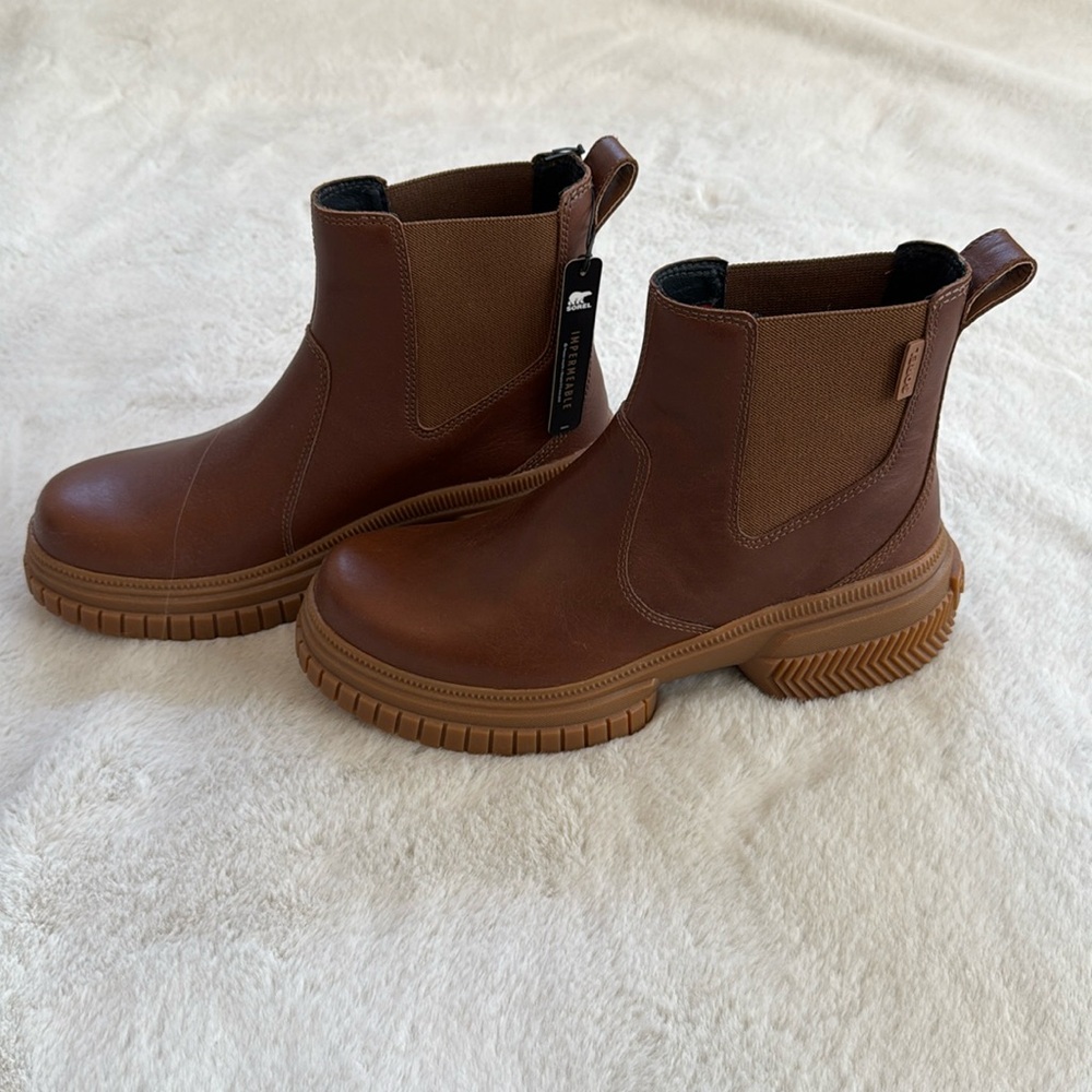 Sorel Chelsea Ona Ave women’s waterproof Chelsea boot. NWT!